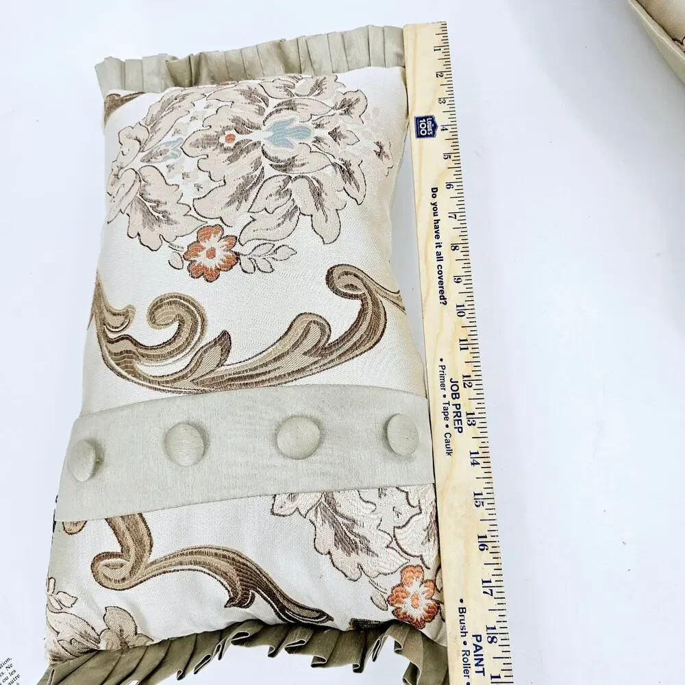2 Chic Home Design Europe Jacquard Floral Accent Pillows Beige Hypoallergenic